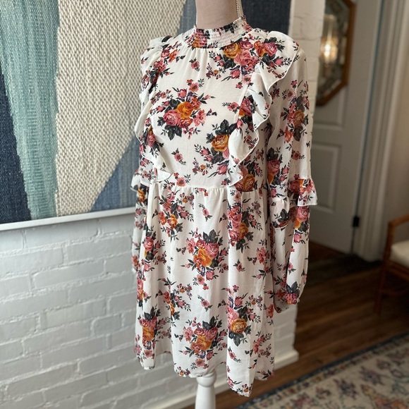 Kit + Sky Creamy Floral Balloon Sleeve Ruffle Dress - Picture 4 of 9